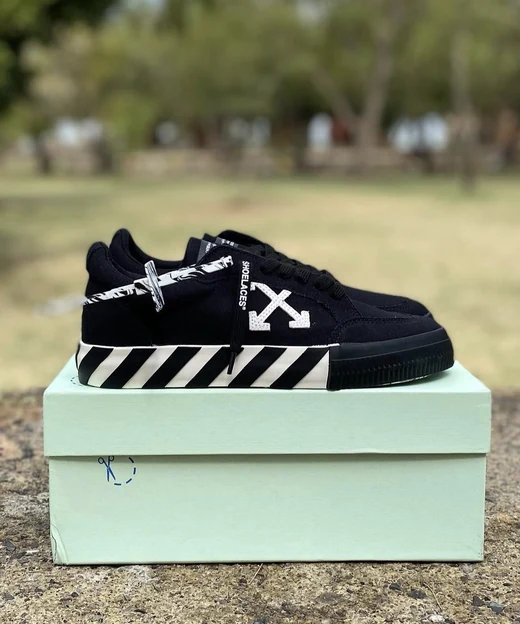 Off-White Low Vulc en Off-White Low Vulc